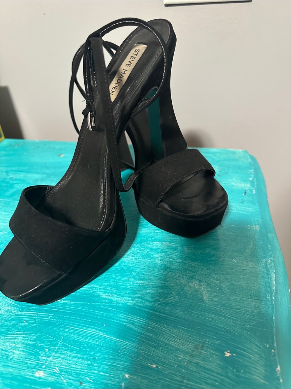 Steve Madden Black Platform Strappy Sandals